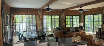 Cozy 3-bedroom Lake Hartwell  
Close to Clemson & Green Pond Landing