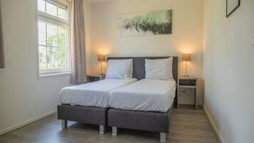 House | 3 bilik tidur, dilengkapkan perabot secara berasingan, cadar katil