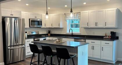 Coastal Retreat - 3 bedroom home in Gouldsboro