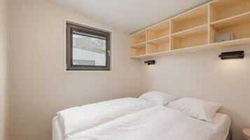 2 bedrooms, individually furnished, bed sheets