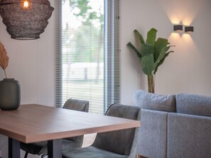 Chalet | Dining - Chalet Near Eindhoven in a Green Oasis (Mierlo)