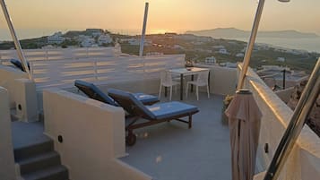 Standard Apartment, 2 Bedrooms, Balcony, Sea View | In-room safe, individually furnished, iron/ironing board, free WiFi