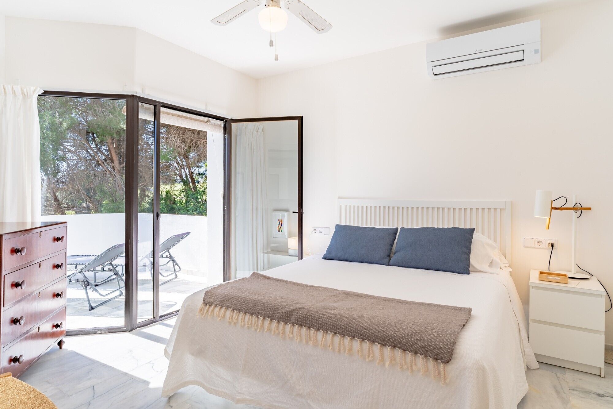 2 bedrooms, iron/ironing board, free WiFi, bed sheets