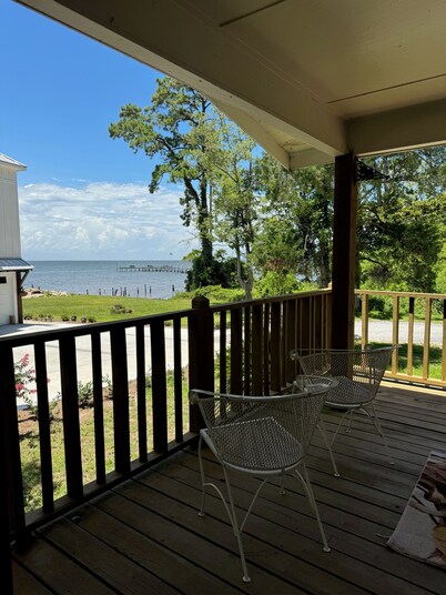 NEW LISTING! Cozy Fairhope Cottage w/Bayview
