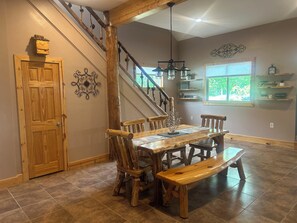 Dining - The Van Etten Lake Chalet - No Pets (Oscoda)