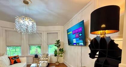 Niagara RiversideView Balcony GameRoom WiFi Free Parking King bed Crib sleep 9