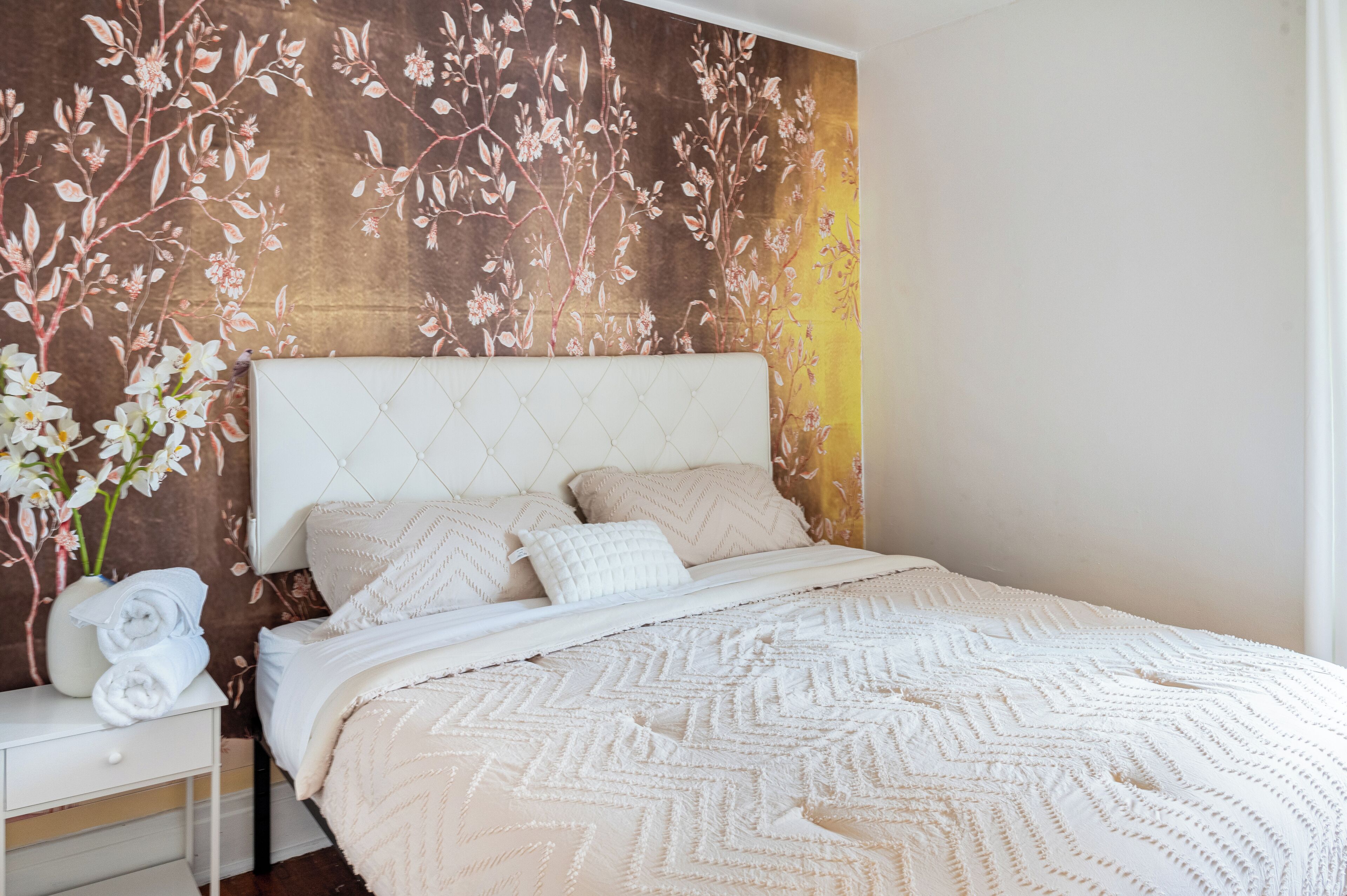 3 bedrooms, desk, iron/ironing board, travel crib