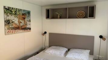 Chalet | 2 bedrooms, individually furnished, bed sheets