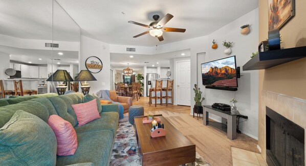 Una Smart TV, libros