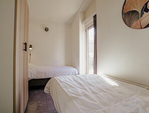 Apartment | 3 bilik tidur, dilengkapkan perabot secara berasingan