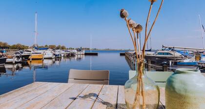 Waterside Escape With Easy Access