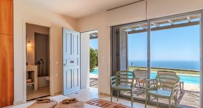 Holiday Home 'Villa Oliva - Majestic Views' with Private Pool, Private Terrace and Wi-Fi
