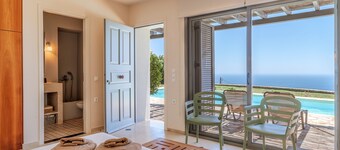 Holiday Home 'Villa Oliva - Majestic Views' with Private Pool, Private Terrace and Wi-Fi