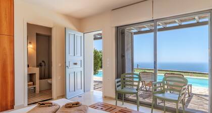 Holiday Home 'Villa Oliva - Majestic Views' with Private Pool, Private Terrace and Wi-Fi