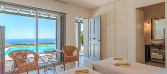 Holiday Home 'Villa Oliva - Majestic Views' with Private Pool, Private Terrace and Wi-Fi