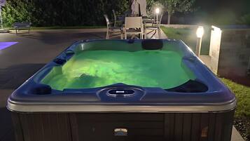 Idromassaggio all'aperto