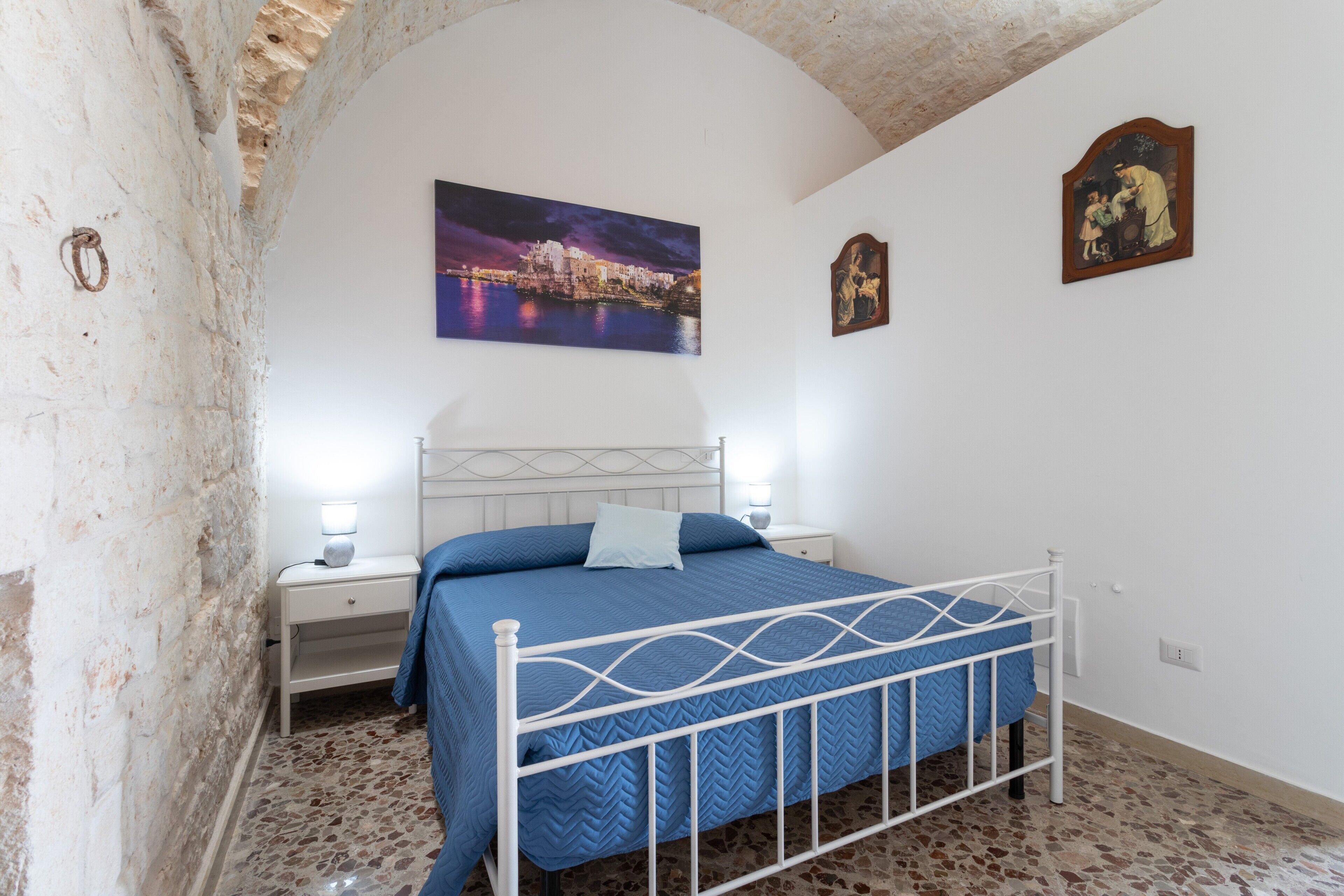 1 habitación, tabla de planchar con plancha, wifi gratis y ropa de cama 