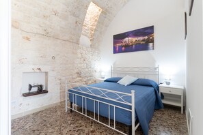 1 bedroom, iron/ironing board, free WiFi, bed sheets - Room 'Nuvola' with Shared Pool, Wi-Fi and Air Conditioning (Polignano a Mare)