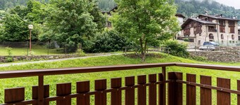 Apartment 'Appartamento Vioz' with Mountain View and Balcony