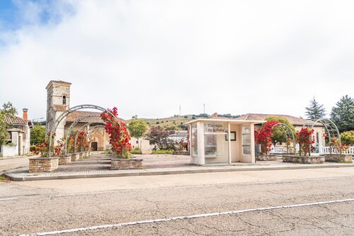 Rural House 'El Chalet' with Mountain Views and Private Garden. El uncar