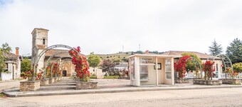 Rural House 'El Chalet' with Mountain Views and Private Garden. El uncar