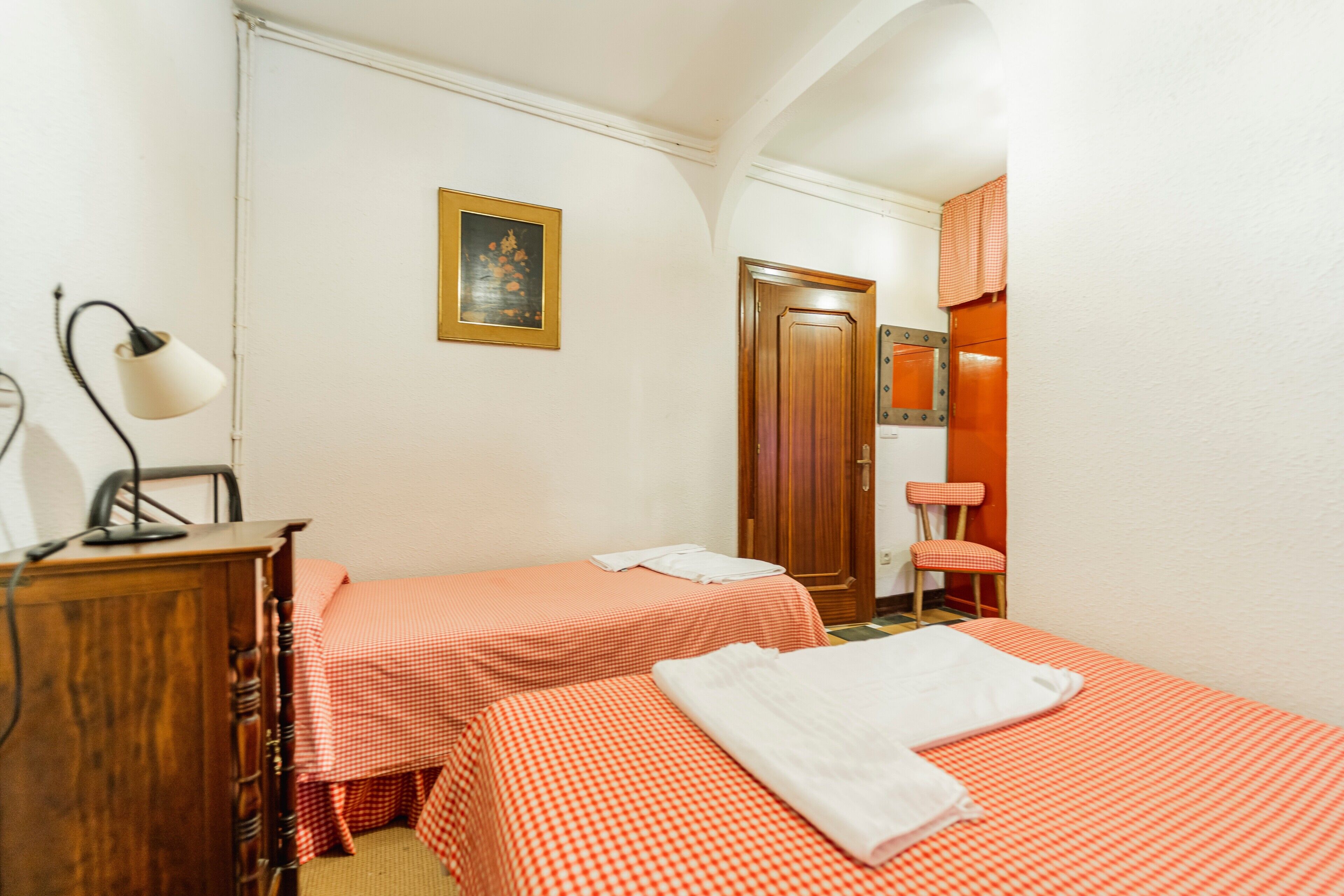 3 sovrum, strykjärn/strykbräda och sängkläder