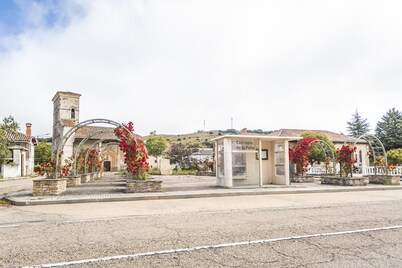 Holiday Home 'El Chalet' with Mountain Views and Private Garden