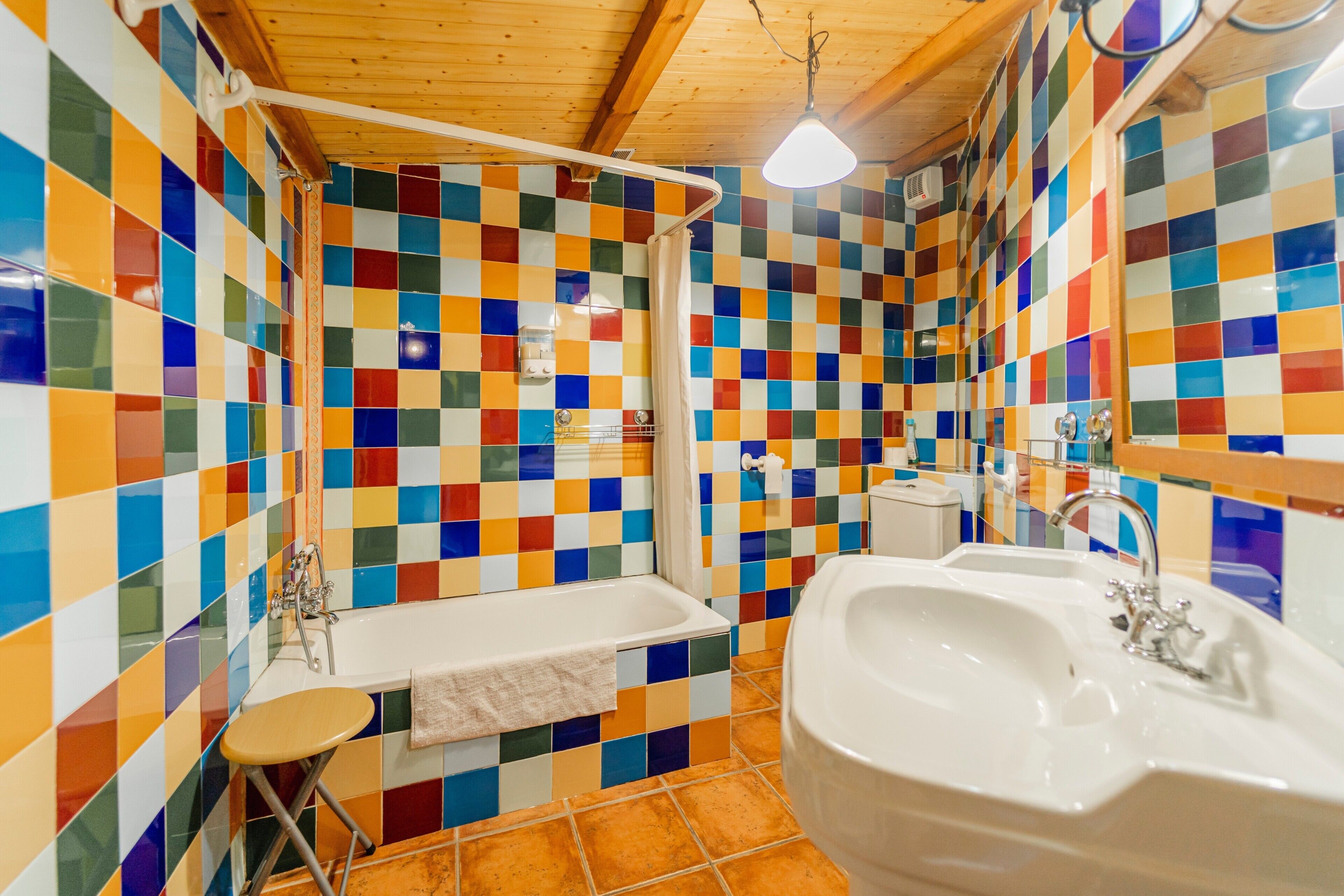 Een douche, een haardroger, handdoeken