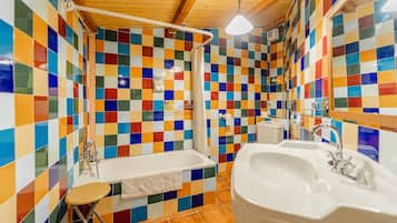 Een douche, een haardroger, handdoeken