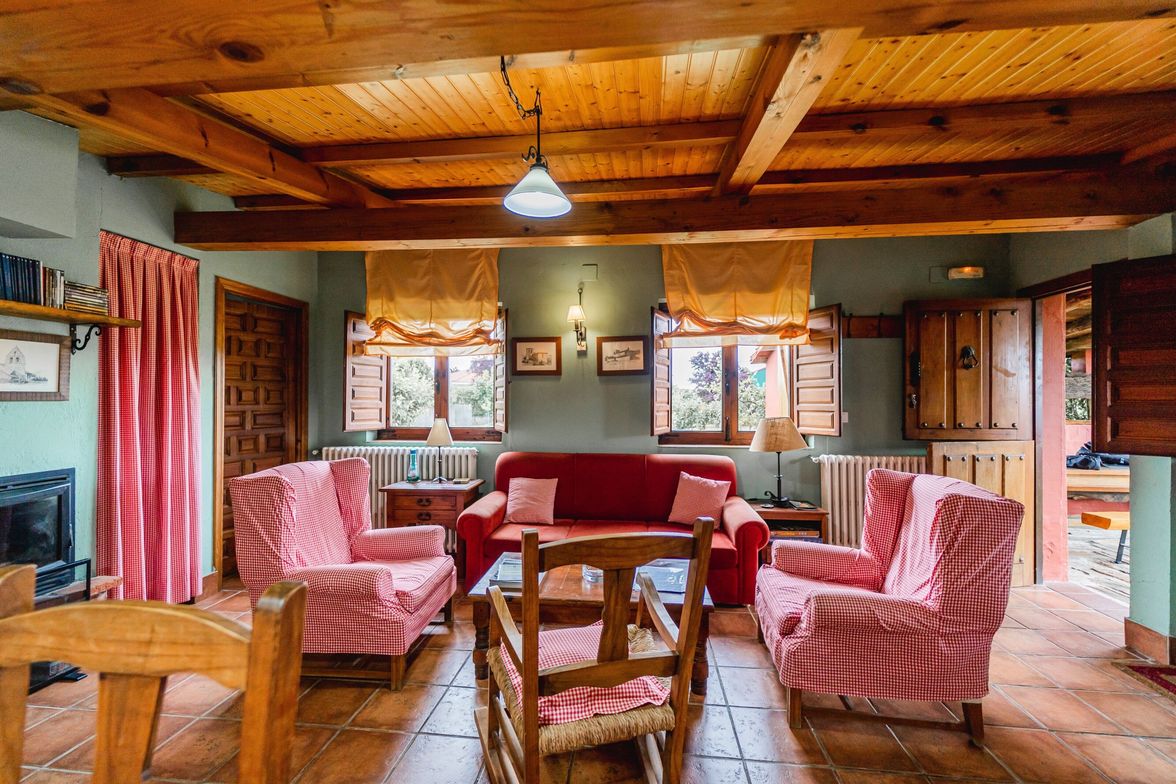 TV, fireplace, DVD player