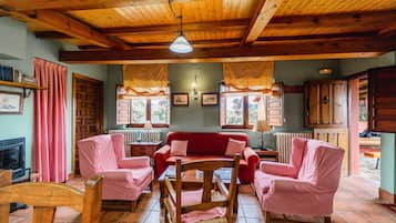 TV, fireplace, DVD player