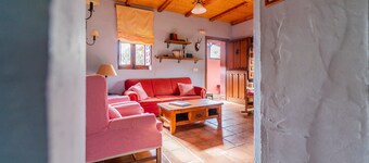 Rural House 'El Colono' with Mountain Views and Private Garden