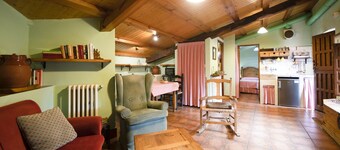 Casa rural 'La Casina' con vistas a la montaña y jardín privado