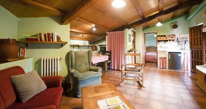 Casa rural 'La Casina' con vistas a la montaña y jardín privado