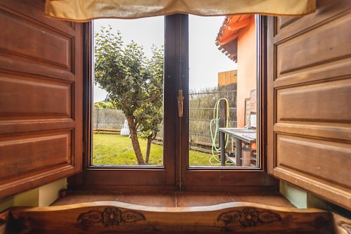 Country House 'La Casina' with Mountain Views and Private Garden