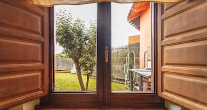 Country House 'La Casina' with Mountain Views and Private Garden