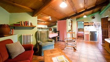 Fernseher, Kamin, DVD-Player