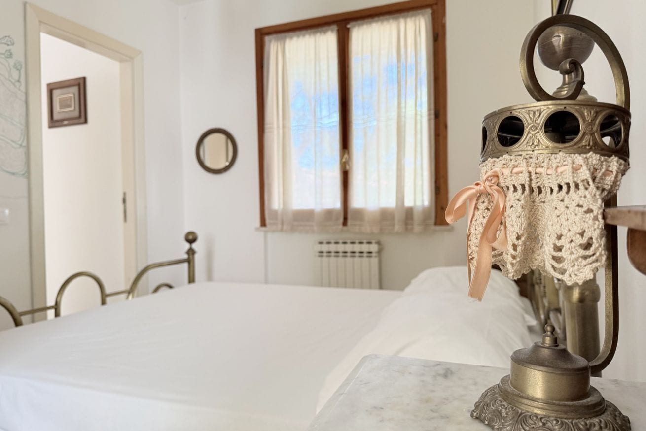 2 bedrooms, bed sheets