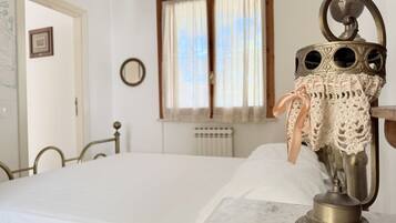 2 bedrooms, bed sheets