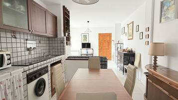 Fridge, oven
