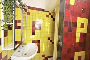 Shower, bidet, towels - N290 - Numana, three-room apartment with terrace overlooking the sea (Numana)