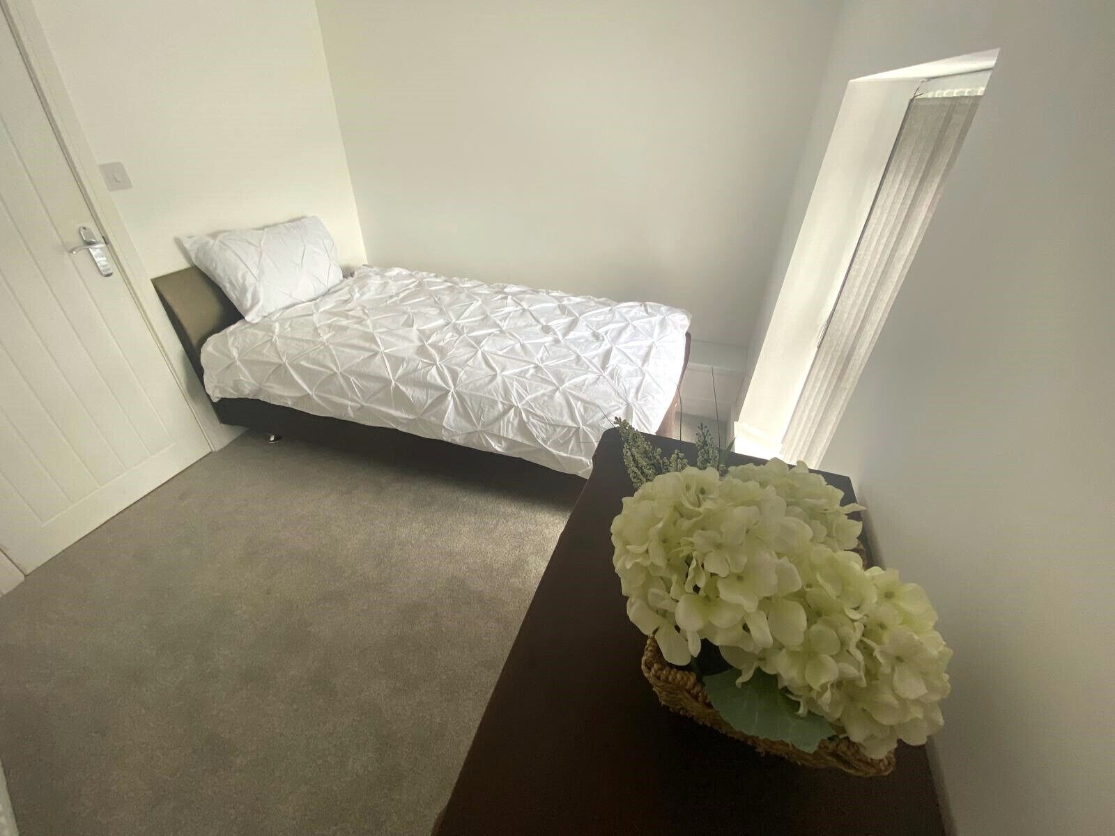 2 makuuhuonetta, silitysrauta/-lauta, Wi-Fi, vuodevaatteet