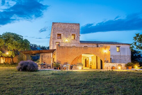 Landhaus 'Mas Coquells Rural' mit privatem Pool, privatem Garten und WLAN