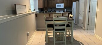 Pet-Friendly SW Home, 13 Mins to Mizzou