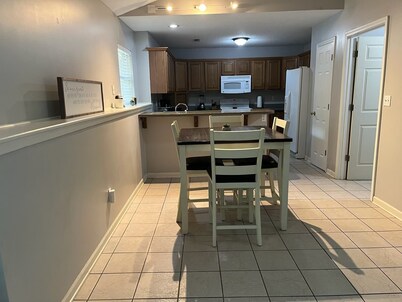 Pet-Friendly SW Home, 13 Mins to Mizzou