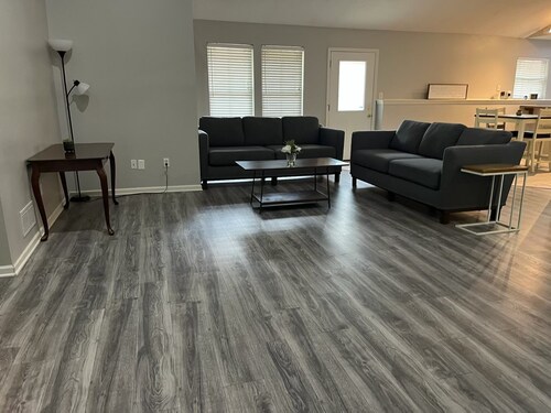 Pet-Friendly SW Home, 13 Mins to Mizzou