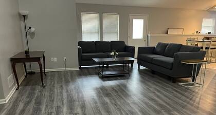 Pet-Friendly SW Home, 13 Mins to Mizzou