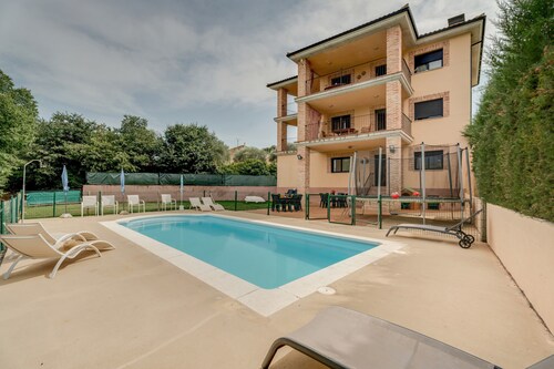 Holiday Home 'Sueños De Guara Casa Rural' with Mountain Views, Private Pool and Wi-Fi