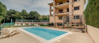 Holiday Home 'Sueños De Guara Casa Rural' with Mountain Views, Private Pool and Wi-Fi