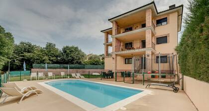 Holiday Home 'Sueños De Guara Casa Rural' with Mountain Views, Private Pool and Wi-Fi